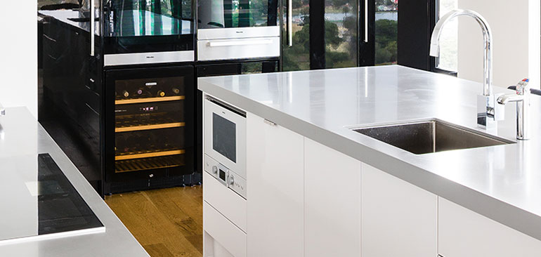 http://www.rosemountkitchens.com.au/wp-content/uploads/2015/03/microwave-island-web.jpg