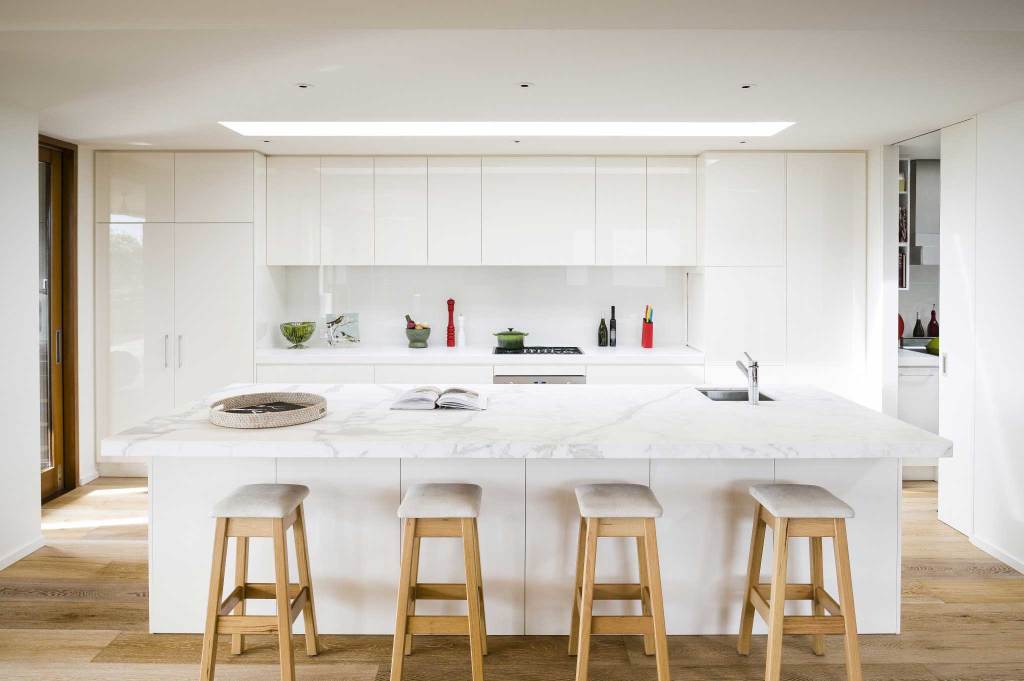White bench kitchen clearance