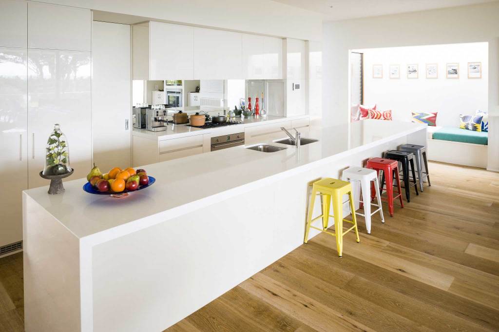 Modern Kitchen predominantly white in Sorrento