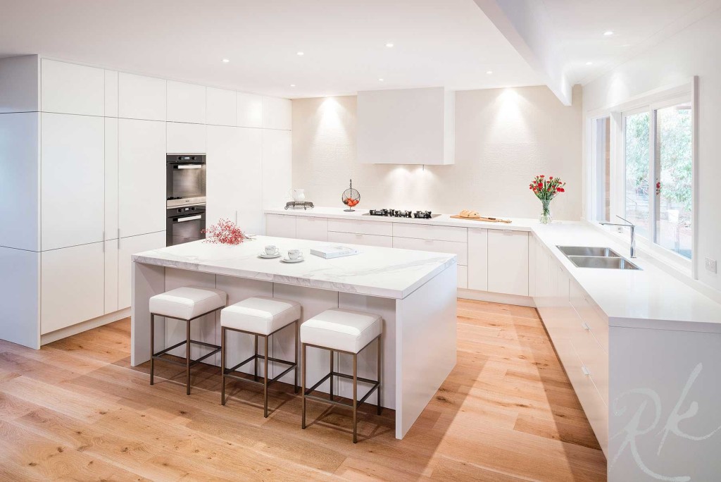 White Kitchen in Warrandyte