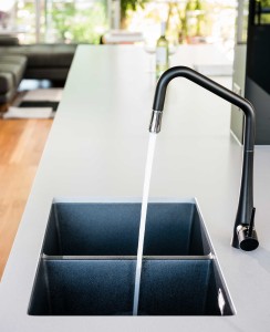 kitchen-elwood-dark-sink