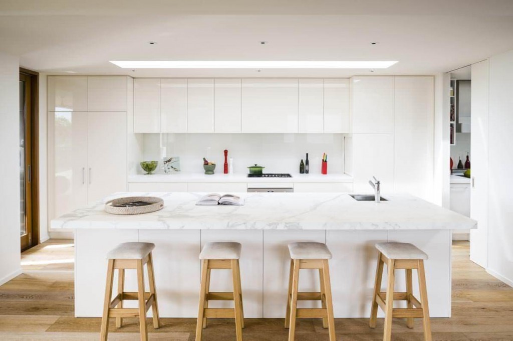 Modern white kitchen in Sorrento