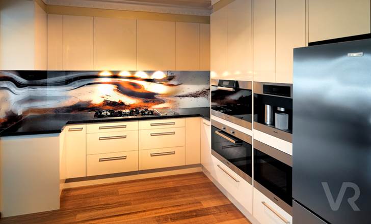 Gorgeous glass splashback image